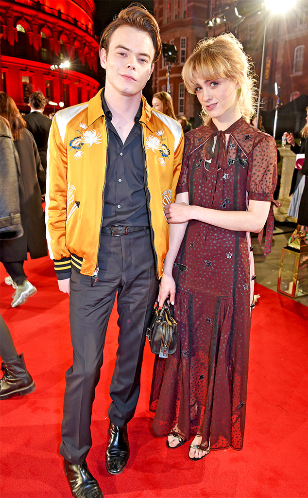 Stranger Things' Charlie Heaton and Natalia Dyer Make Red Carpet Debut ...